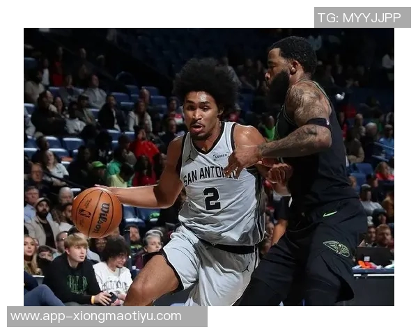 新秀中锋奎因表现起伏10投仅3中贡献9分8篮板3助攻2盖帽2失误